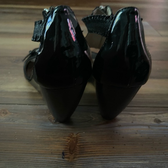 Michael Kors Moxley Leather Zipper Buckle Wedge Heel Shootie Sandals - Picture 8 of 9